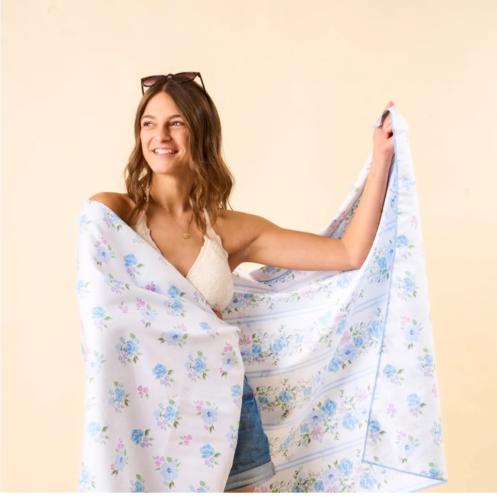 New The Darling Effect Petal Parade Blue
XL Quick Dry Beach Towel - 2 Sided